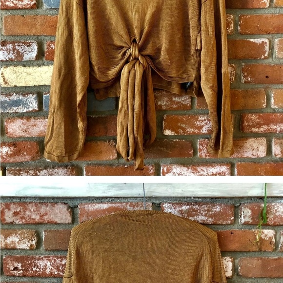 Zara Knit Cropped Ribbed Front
Knot Sweater Top - Picture 2 of 3